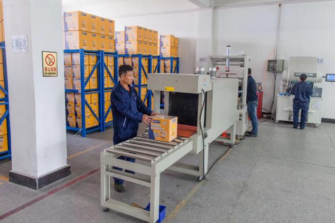 Máquina de desmatamento agrícola de quatro rodas na agricultura Máquina rotativa de desmatamento de solo 1